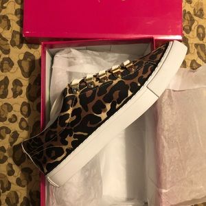 Brand New! Lily Pulitzer leopard sneakers size 7.5